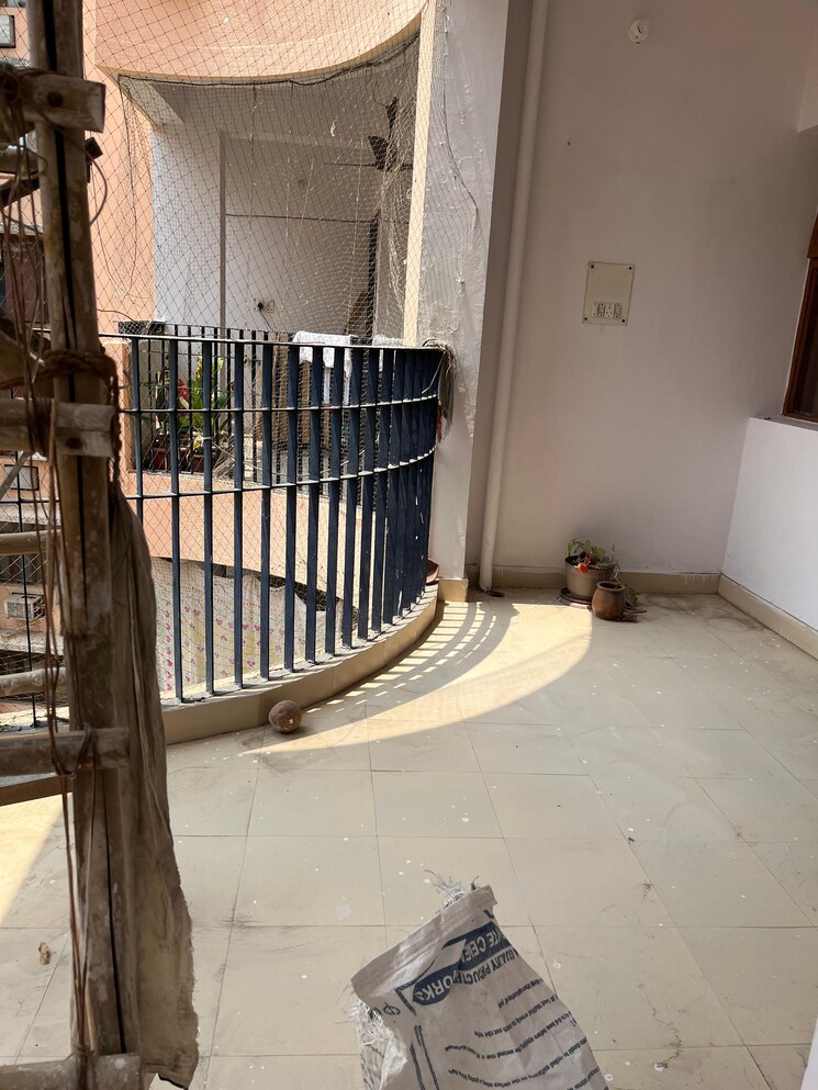 Room, sector 5 dwarka 3 Bedroom 1500 Sq.Ft. Apartment In Sector 5 Dwarka Delhi 8817847