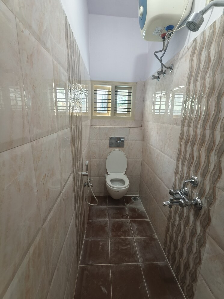 Bathroom, iti layout 2 Bedroom 1200 Sq.Ft. Builder Floor In Iti Layout Bangalore 8817887