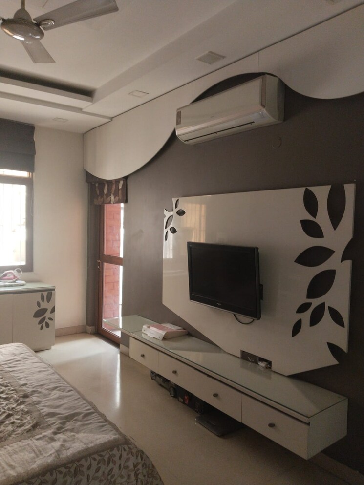 Kitchen, uday park 3 Bedroom 2000 Sq.Ft. Apartment In Uday Park Delhi 8817859