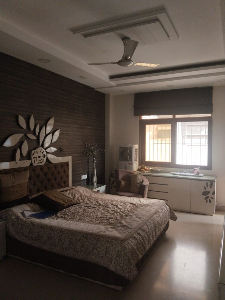 Bedroom, uday park 3 Bedroom 2000 Sq.Ft. Apartment In Uday Park Delhi 8817859