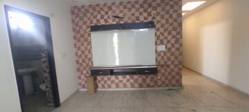 Furnished Amenities in 3 BHK Builder Floor at Omaxe Park Plaza, Shakti Khand 2 – for Sale