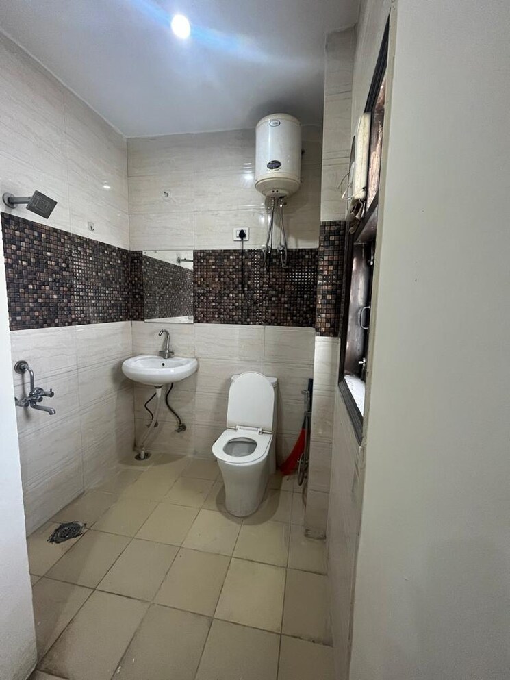 Bathroom, vipul-world-plots 1 RK 497 Sq.Ft. Builder Floor In Sector 48 Gurgaon 8817907
