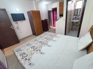 1 RK Builder Floor For Rent in Unitech South City II, Sector 50