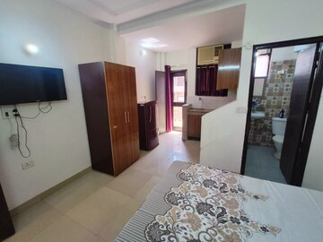 Living Room in 1 RK Builder Floor at Unitech South City II, Sector 50 – for Rent