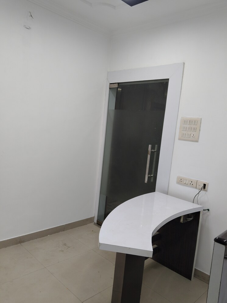 undefined, netaji subhash place Commercial Office Space 555 Sq.Ft. In Netaji Subhash Place Delhi 8817968