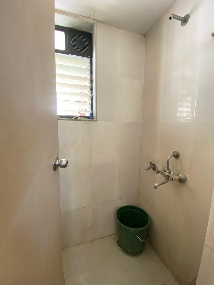 Bathroom, lodha-crown-quality-homes-dombivli 1 Bedroom 500 Sq.Ft. Apartment In Dombivli East Thane 8817952