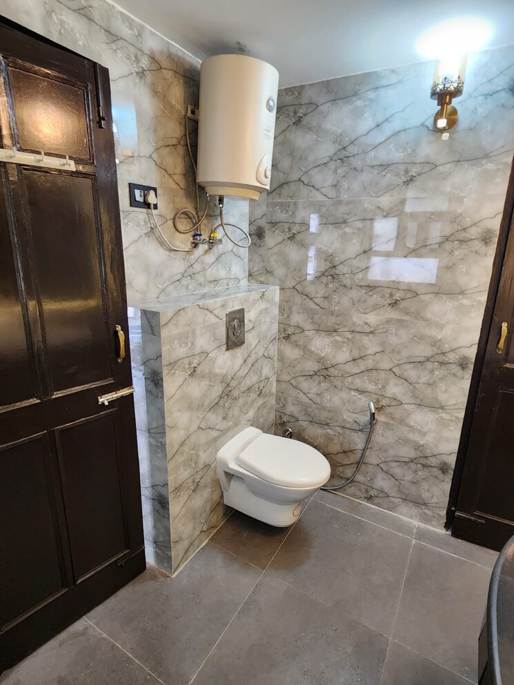 Bathroom, souvenir-apartment 3.5 Bedroom 2500 Sq.Ft. Apartment In Sector 52 Gurgaon 8817993