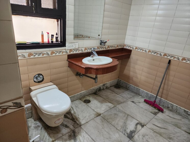 Bathroom, souvenir-apartment 3.5 Bedroom 2500 Sq.Ft. Apartment In Sector 52 Gurgaon 8817993