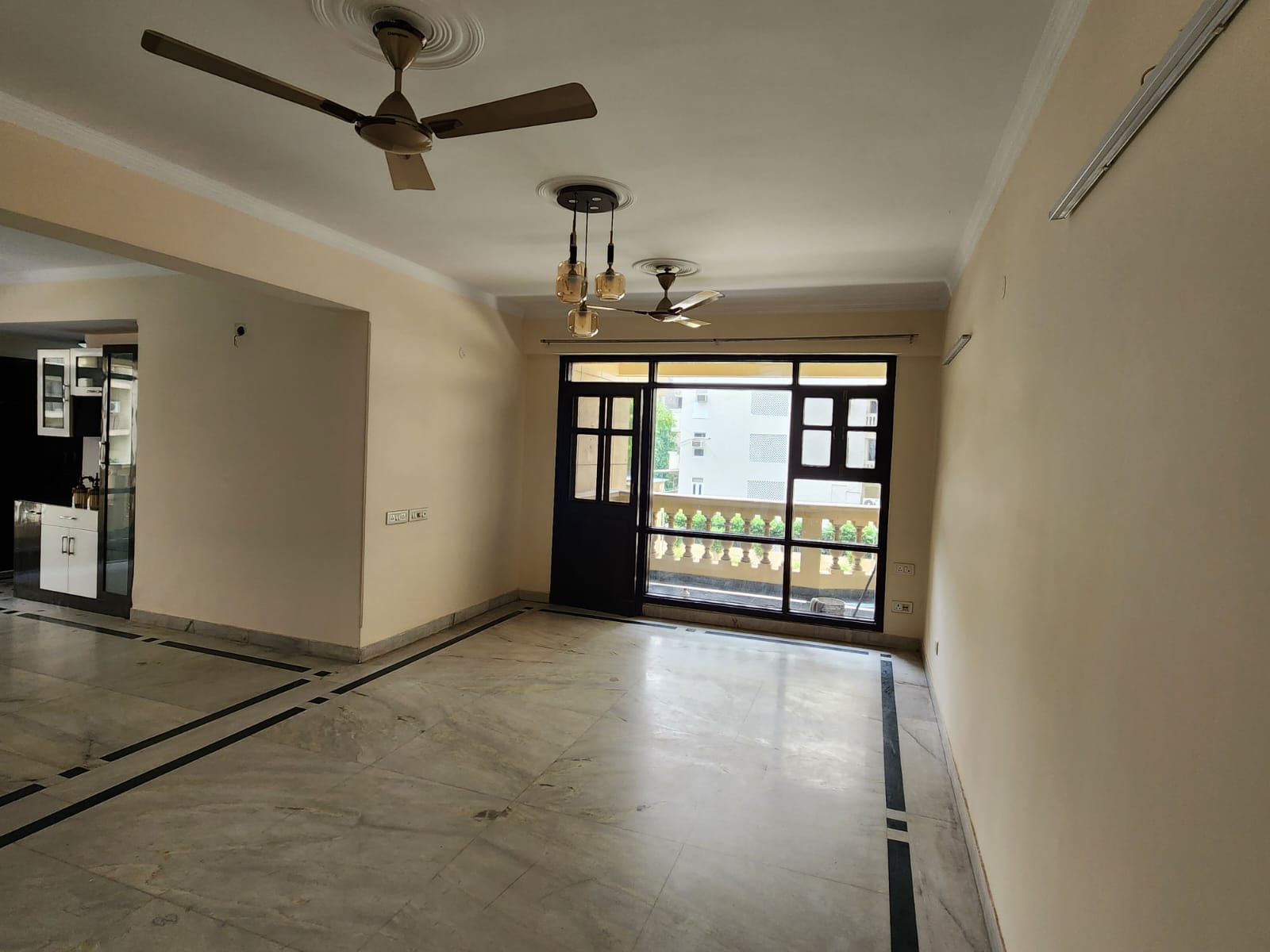 3.5 BHK + Servant Room,Study Room Apartment For Rent in Souvenir Apartment