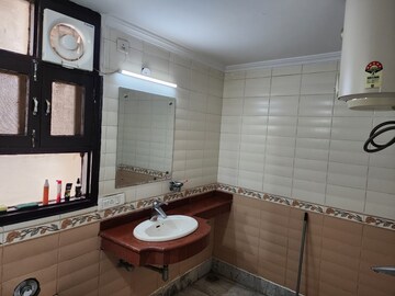 Kitchen in 3.5 BHK Apartment at Souvenir Apartment, Sector 52 – for Rent