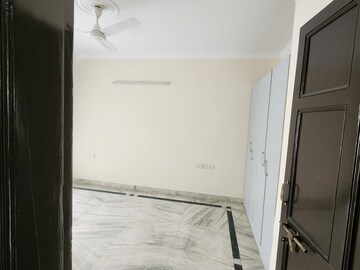 Bathroom in 3.5 BHK Apartment at Souvenir Apartment, Sector 52 – for Rent