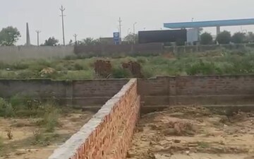 Plot For Sale in Dankaur