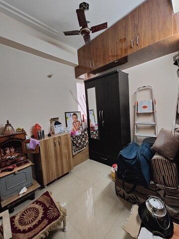 Master Bedroom in 2.5 BHK Apartment at Jm Orchid, Sector 76 – for Rent