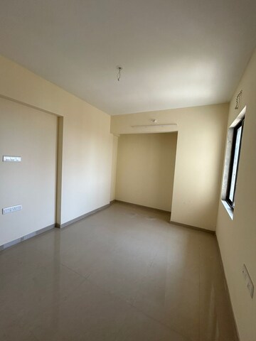 Room in 2 BHK Apartment at Pushpanjali Heights, Owale – for Rent