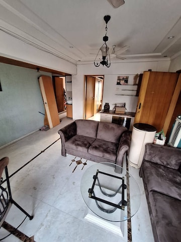 Master Bedroom in 2 BHK Apartment at Accord CHS Andheri West, Andheri West – for Rent