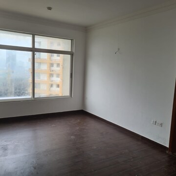 Room in 2 BHK Apartment at Jaypee Kalypso Court, Sector 98 – for Rent