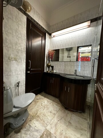 Kitchen in 3 BHK Villa at Dlf Phase I – for Rent