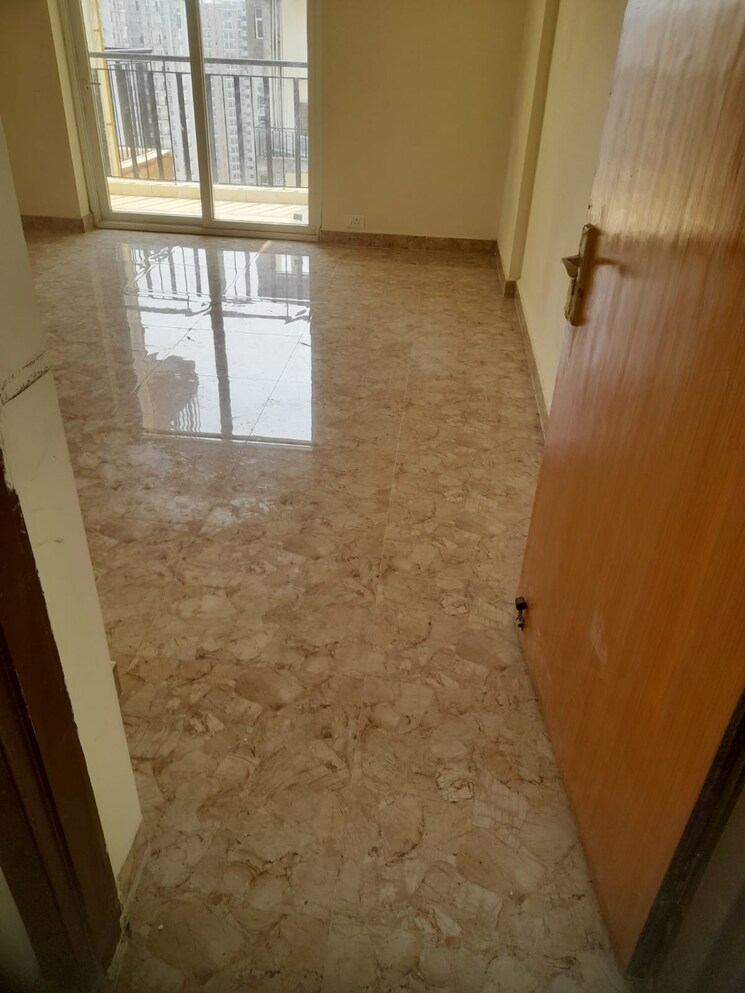 Room, amrapali-centurian-park 3 Bedroom 1400 Sq.Ft. Apartment In Tech Zone 4 Greater Noida Greater Noida 8818107