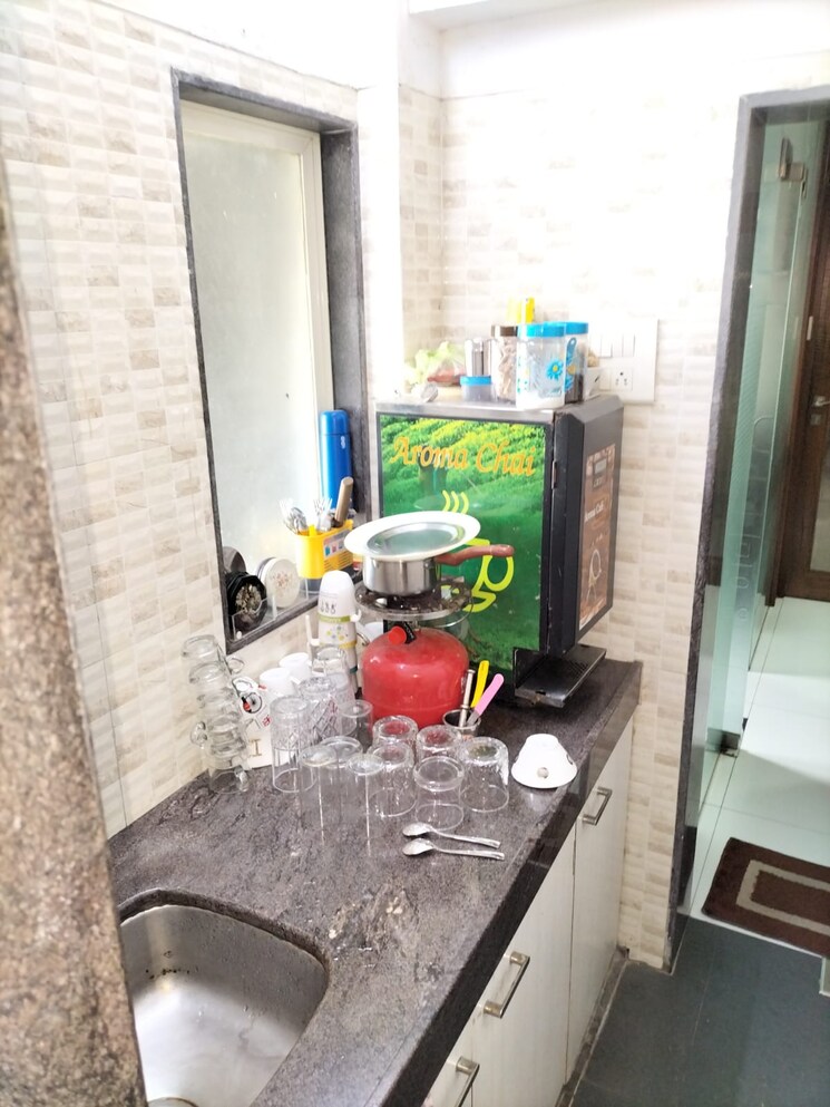  Parking, kukreja-center Commercial Office Space 800 Sq.Ft. In Cbd Belapur Sector 11 Navi Mumbai 8818092