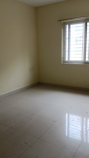 Room in 3 BHK Apartment at Madhapur – for Sale