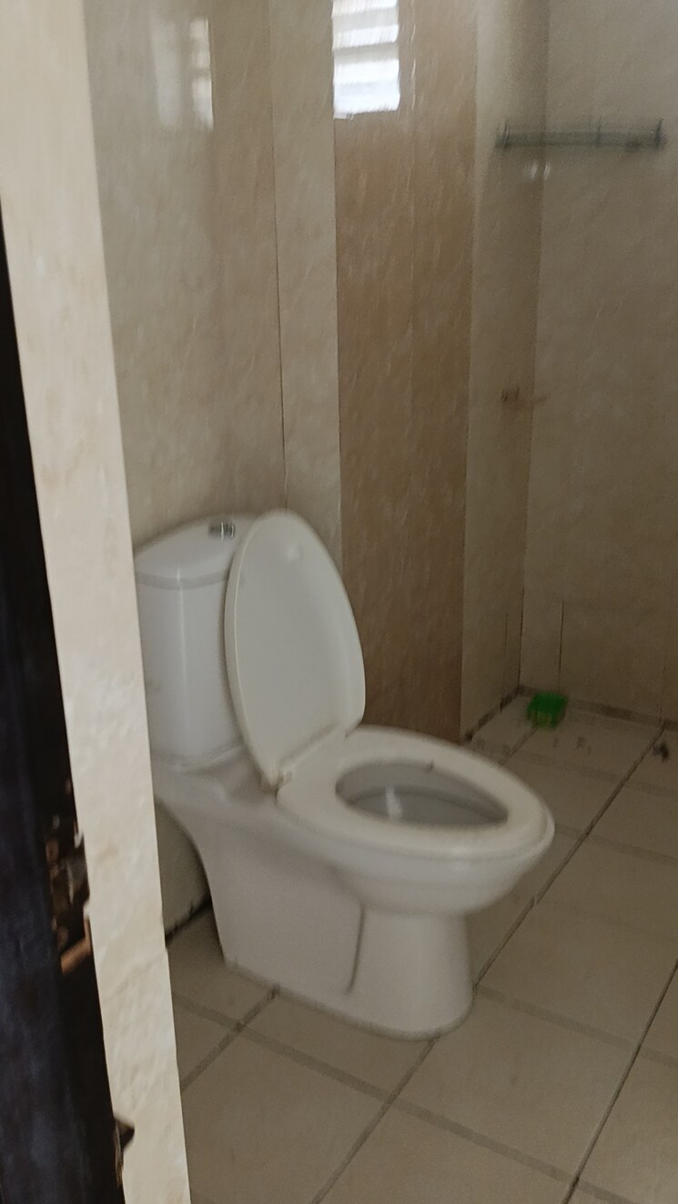 Bathroom, madhapur 3 Bedroom 2300 Sq.Ft. Apartment In Madhapur Hyderabad 8818170