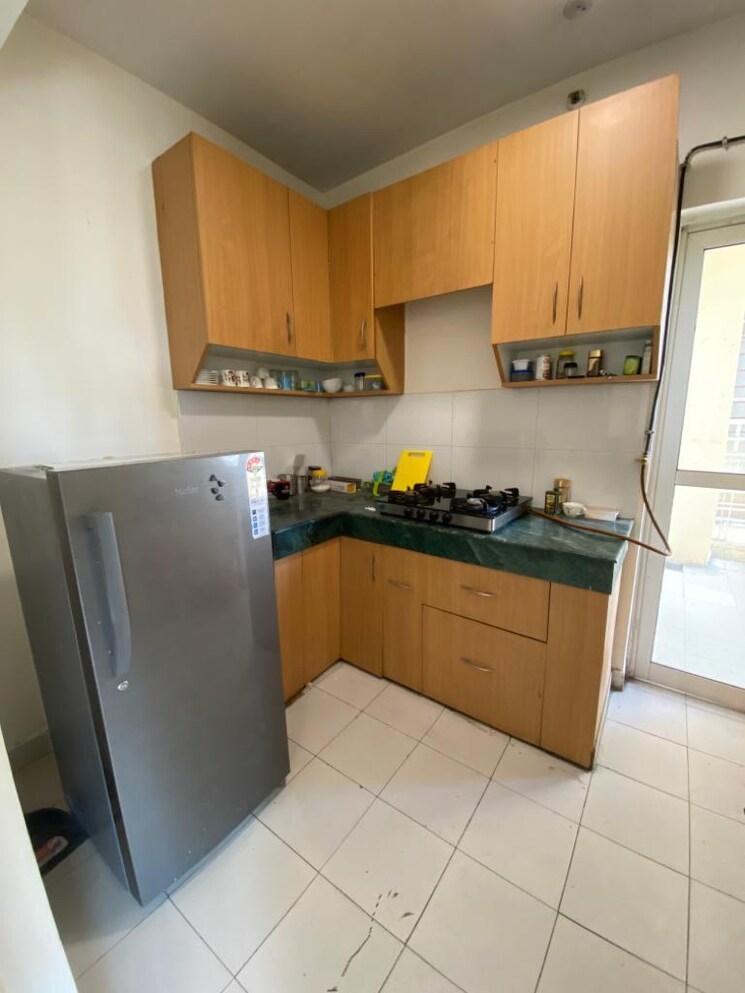 Kitchen, paras-tierea 3 Bedroom 1695 Sq.Ft. Apartment In Sector 137 Noida 8818186