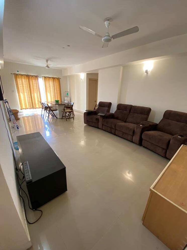 Master Bedroom, paras-tierea 3 Bedroom 1695 Sq.Ft. Apartment In Sector 137 Noida 8818186