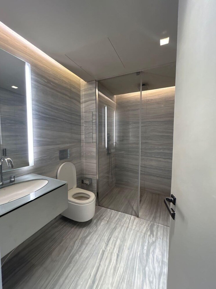 Bathroom, lodha-world-one 4 Bedroom 2719 Sq.Ft. Apartment In Worli Mumbai 8817783