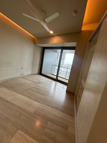 Room in 4 BHK Apartment at Lodha World One, Worli – for Rent