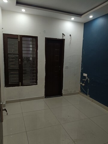 Room in 3 BHK Builder Floor at Dhakoli – for Rent