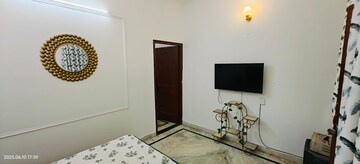 Room in 1 BHK Builder Floor at Sector 40 – for Rent