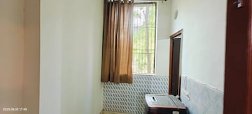 Living Room in 1 BHK Builder Floor at Sector 40 – for Rent