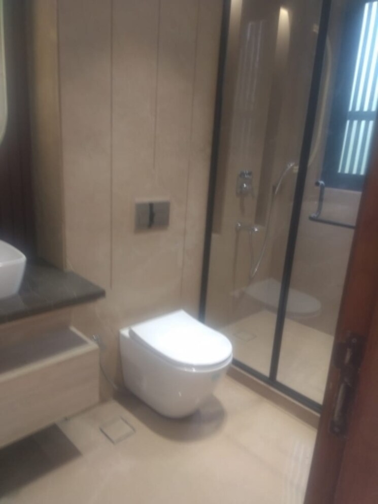 Bathroom, new friends colony 4 Bedroom 500 Sq.Yd. Builder Floor In New Friends Colony Delhi 8818327