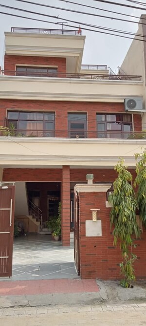 6+ BHK Independent House For Sale in Aerocity