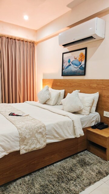 Bedroom in 1 BHK Builder Floor at Sector 52 – for Rent