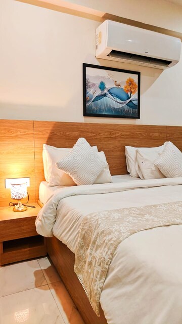 Bedroom in 1 BHK Builder Floor at Sector 52 – for Rent