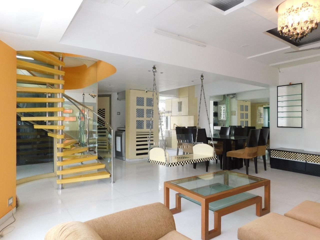 4 BHK Apartment For Rent in Parshwakunj