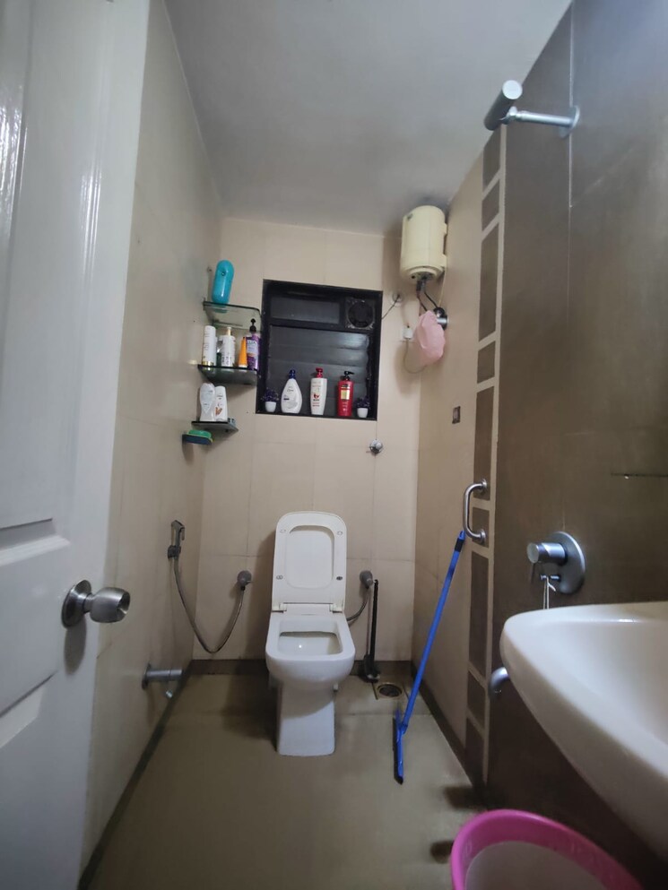 Bathroom, sai-gunina-apartment 2 Bedroom 993 Sq.Ft. Apartment In Sanpada Navi Mumbai 8818191