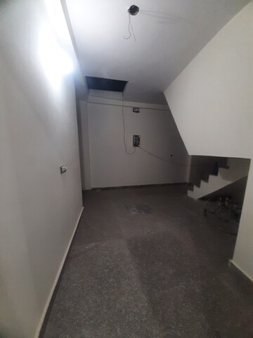 Room in 1 RK Builder Floor at Maidan Garhi – for Rent