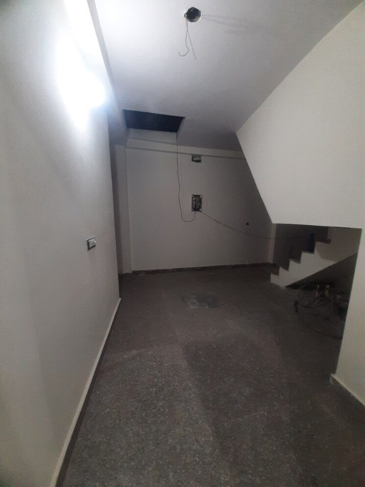 Room, maidan garhi 1 RK 50 Sq.Yd. Builder Floor In Maidan Garhi Delhi 8818292