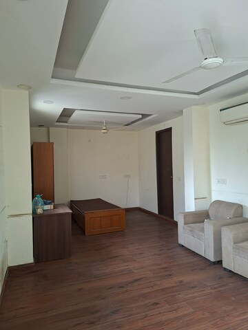 Living Room in 6+ BHK Independent House at Sector 48 – for Rent