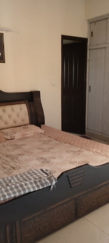Bedroom in 3 BHK Apartment at Keltech Golf Vista, Dundahera – for Rent