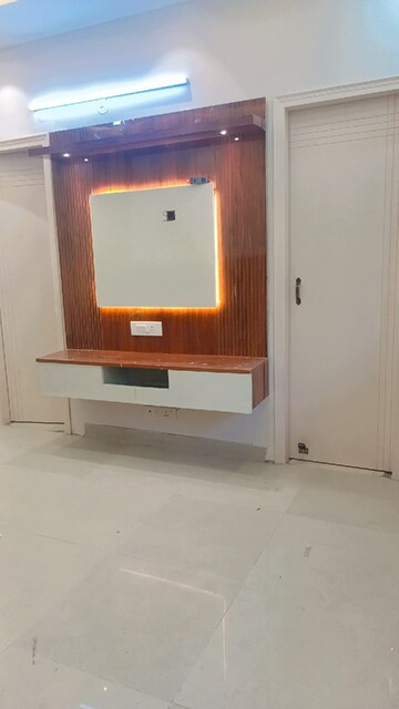 Room in 2 BHK Apartment at Jaipurias Sunrise Greens Zirakpur, Vip Road – for Rent