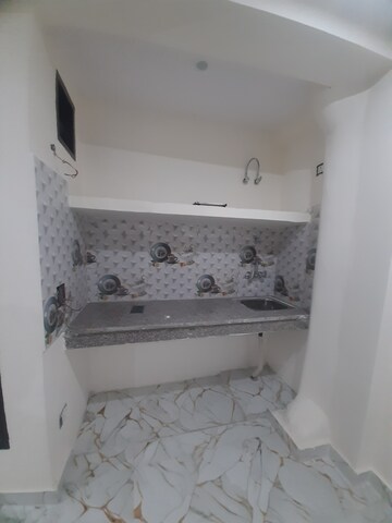 Room in 1 RK Builder Floor at Maidan Garhi – for Rent