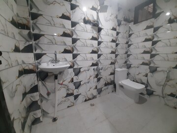 Bathroom in 1 RK Builder Floor at Maidan Garhi – for Rent