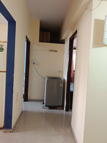 Furnished Amenities in 2 BHK Apartment at Crystal Tower, Parel – for Rent