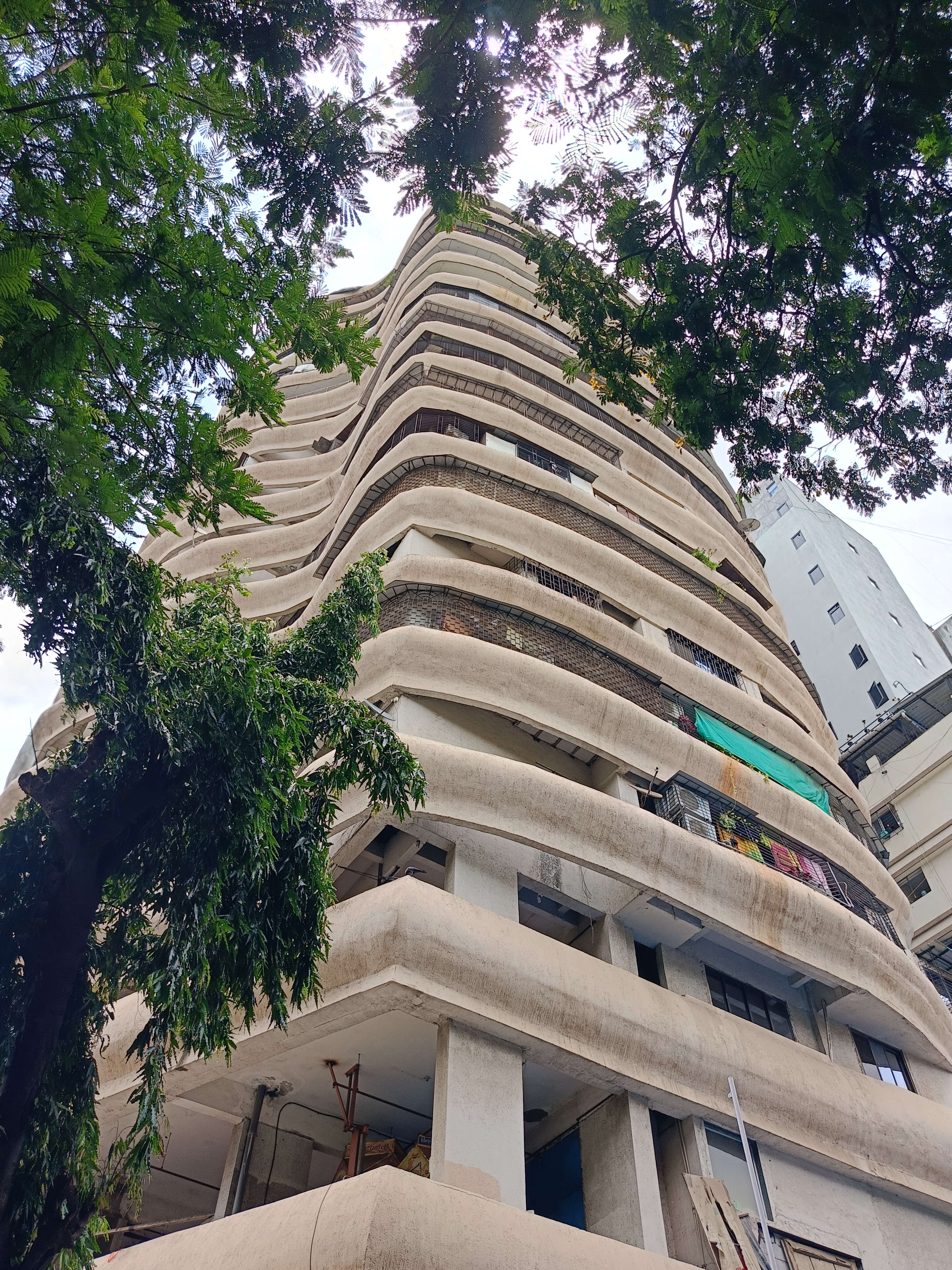 2 BHK Apartment For Rent in Crystal Tower