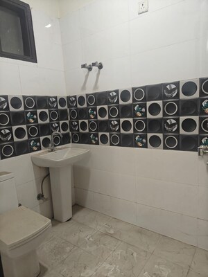 Kitchen in 3 BHK Apartment at Sg Homes, Vasundhara Sector 4 – for Sale