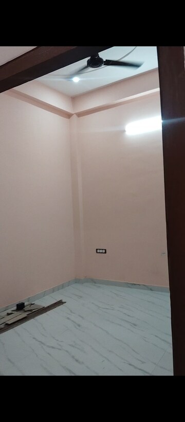 Room in 2 BHK Builder Floor at Sector 121 – for Rent