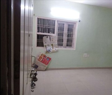 Room in 2 BHK Apartment at Vanasthali Apartments, Gomti Nagar – for Rent